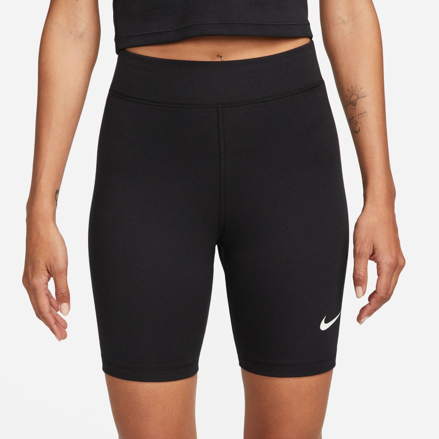Nike Sportswear Classics Women's High-Waisted 8'' Biker Shorts, Size M